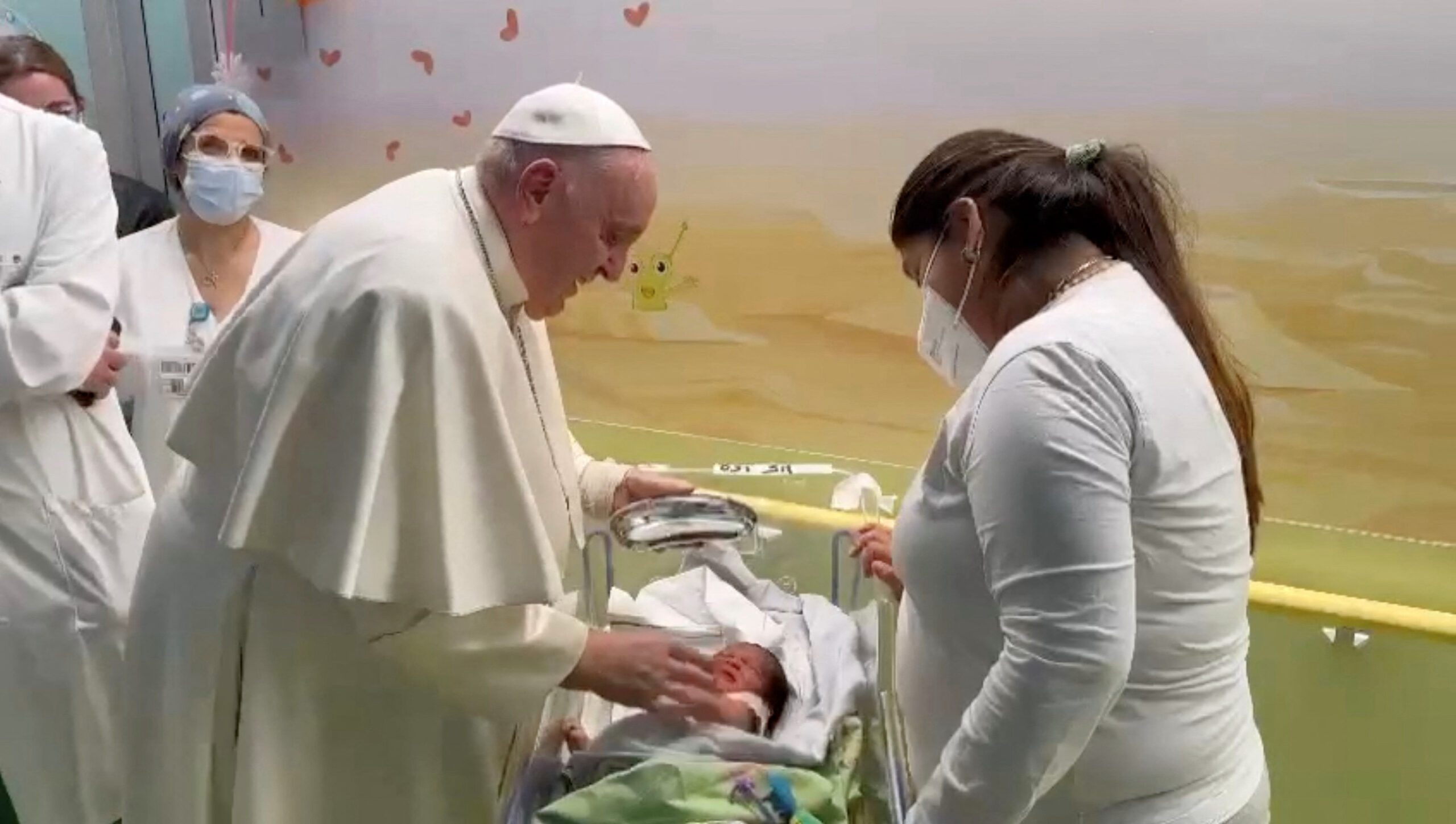 Pope Francis visits children in hospital, set to be discharged on Saturday