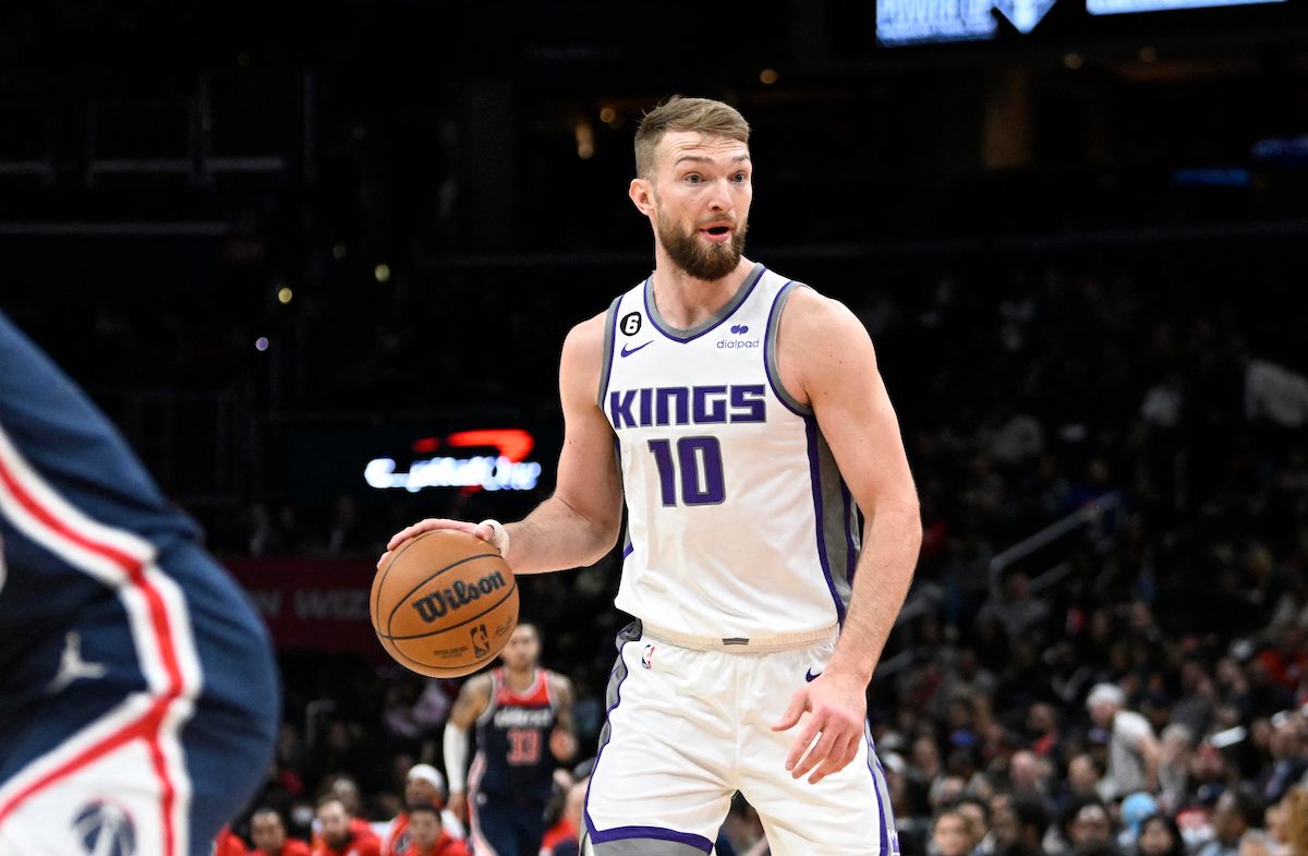 Sabonis flirts with triple-double as Kings rout Wizards for 11th win in last 13 games