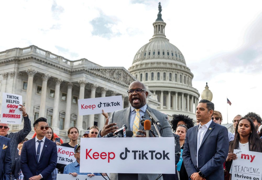 TikTok creators, some US Democratic lawmakers oppose ban on app