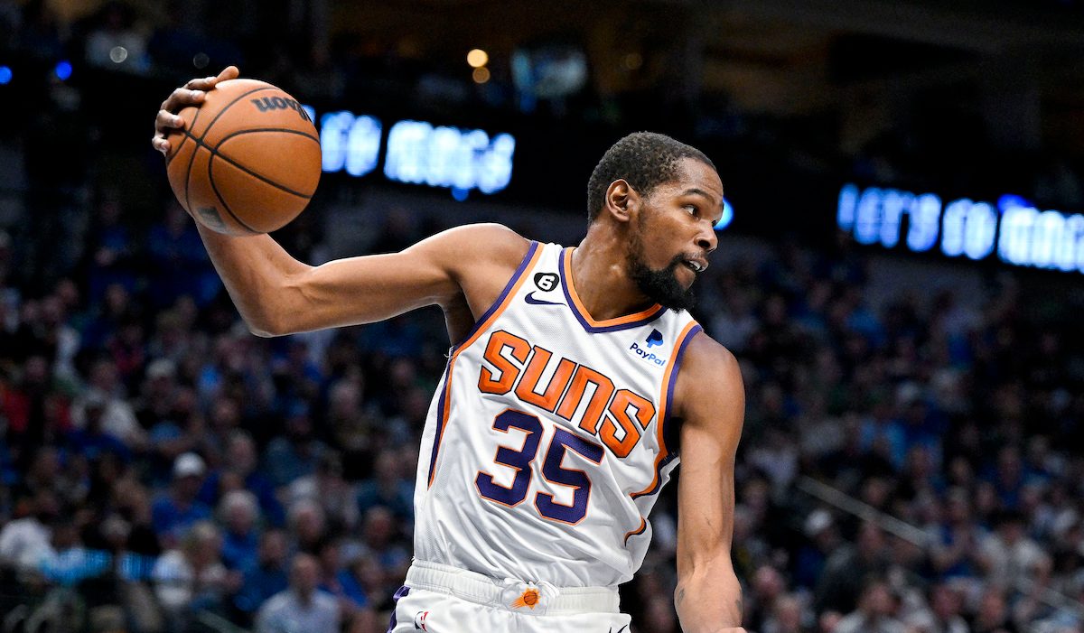Durant stays perfect with Suns after narrow win over Irving, Mavericks