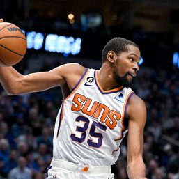 Durant stays perfect with Suns after narrow win over Irving, Mavericks