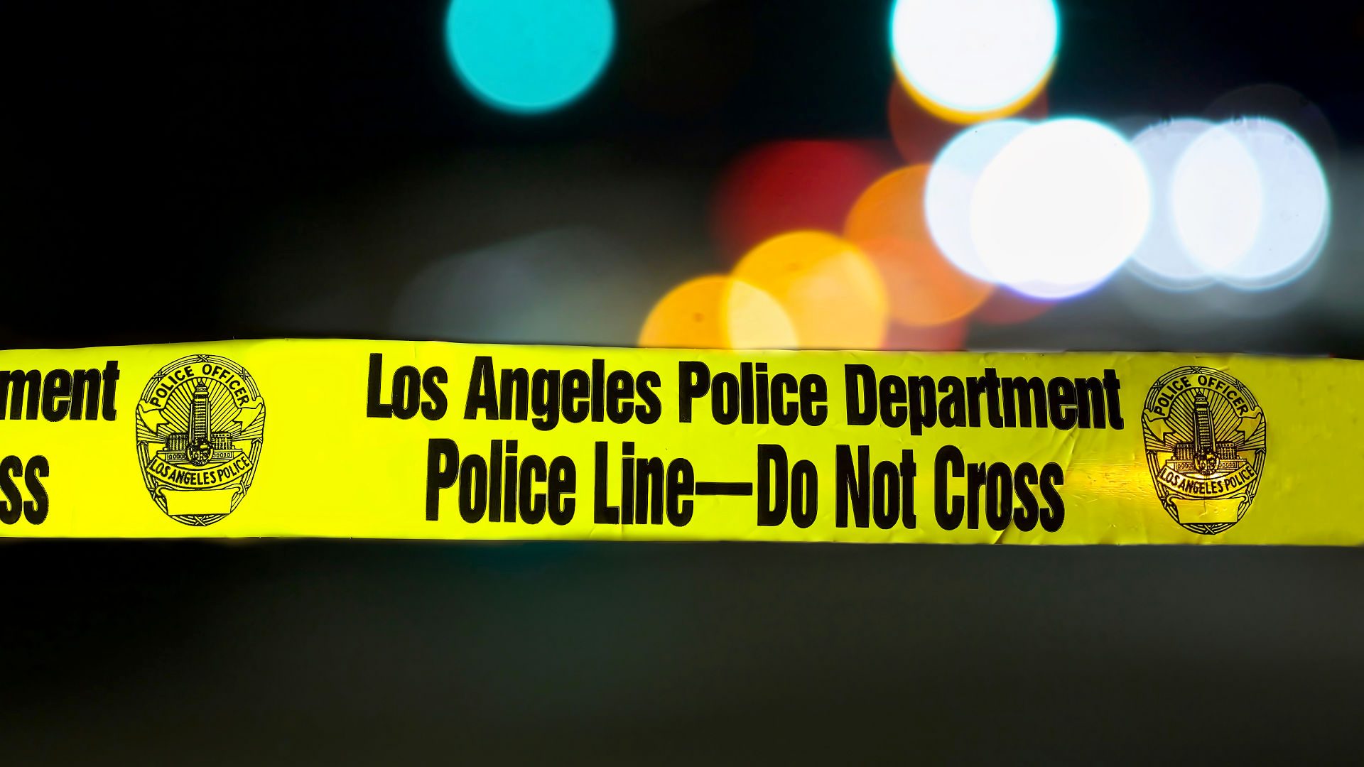 3 Los Angeles police officers shot, suspect dead