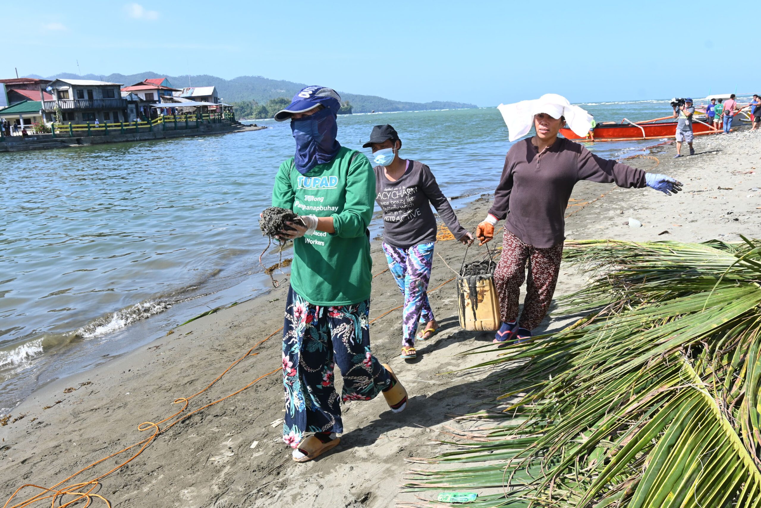 After oil spill in Oriental Mindoro, uncertain future grips fishing community