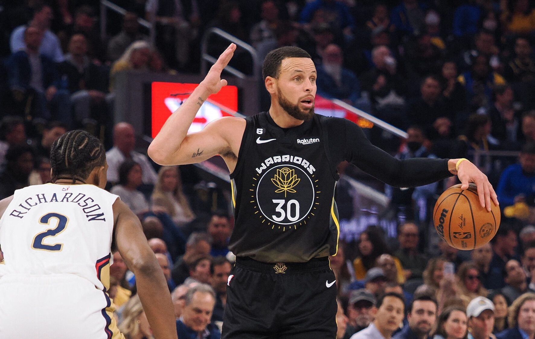 Curry leads three-point barrage as Warriors pull off comeback win over Pelicans