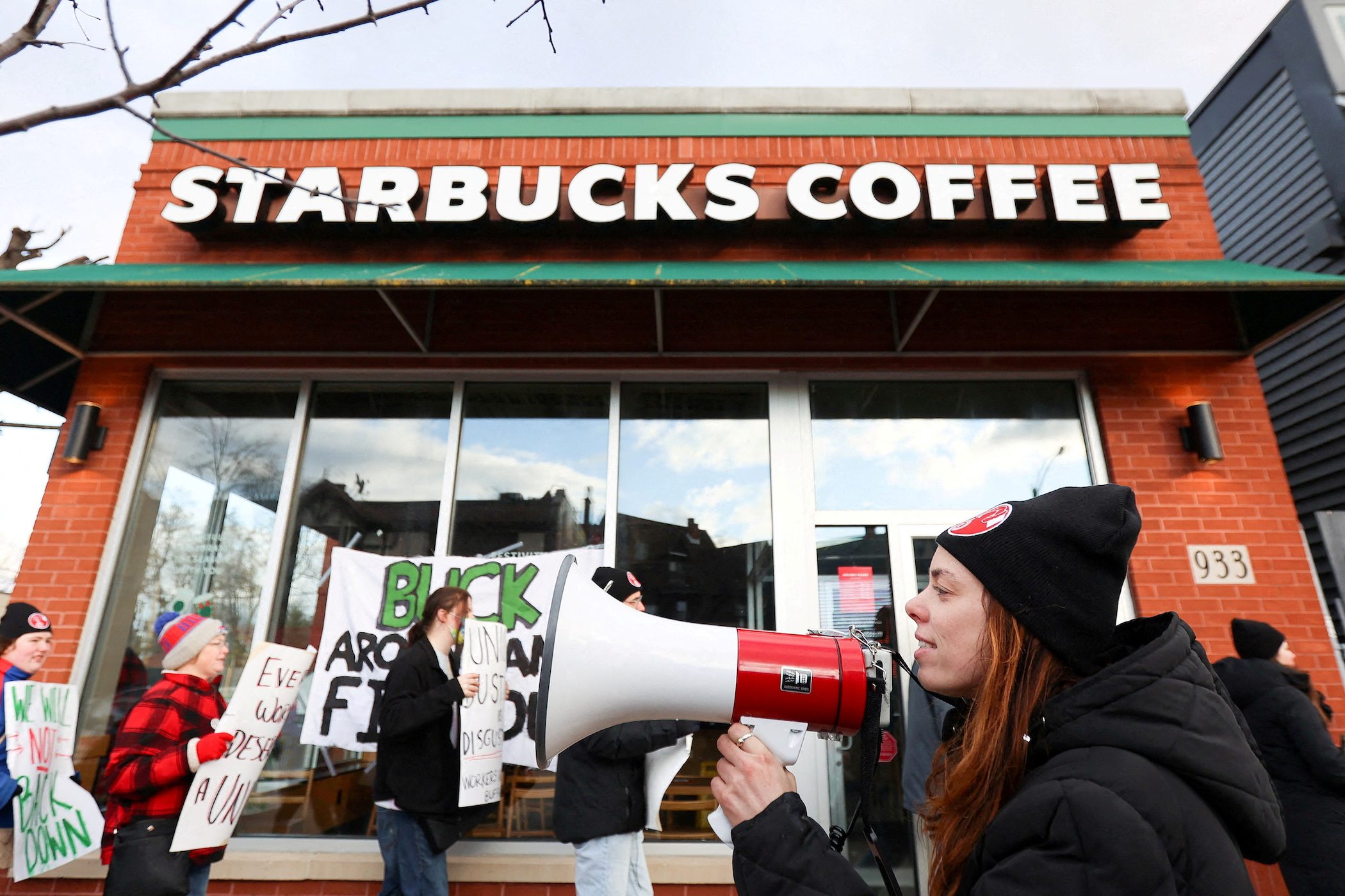 Starbucks shareholders approve review of labor union practices