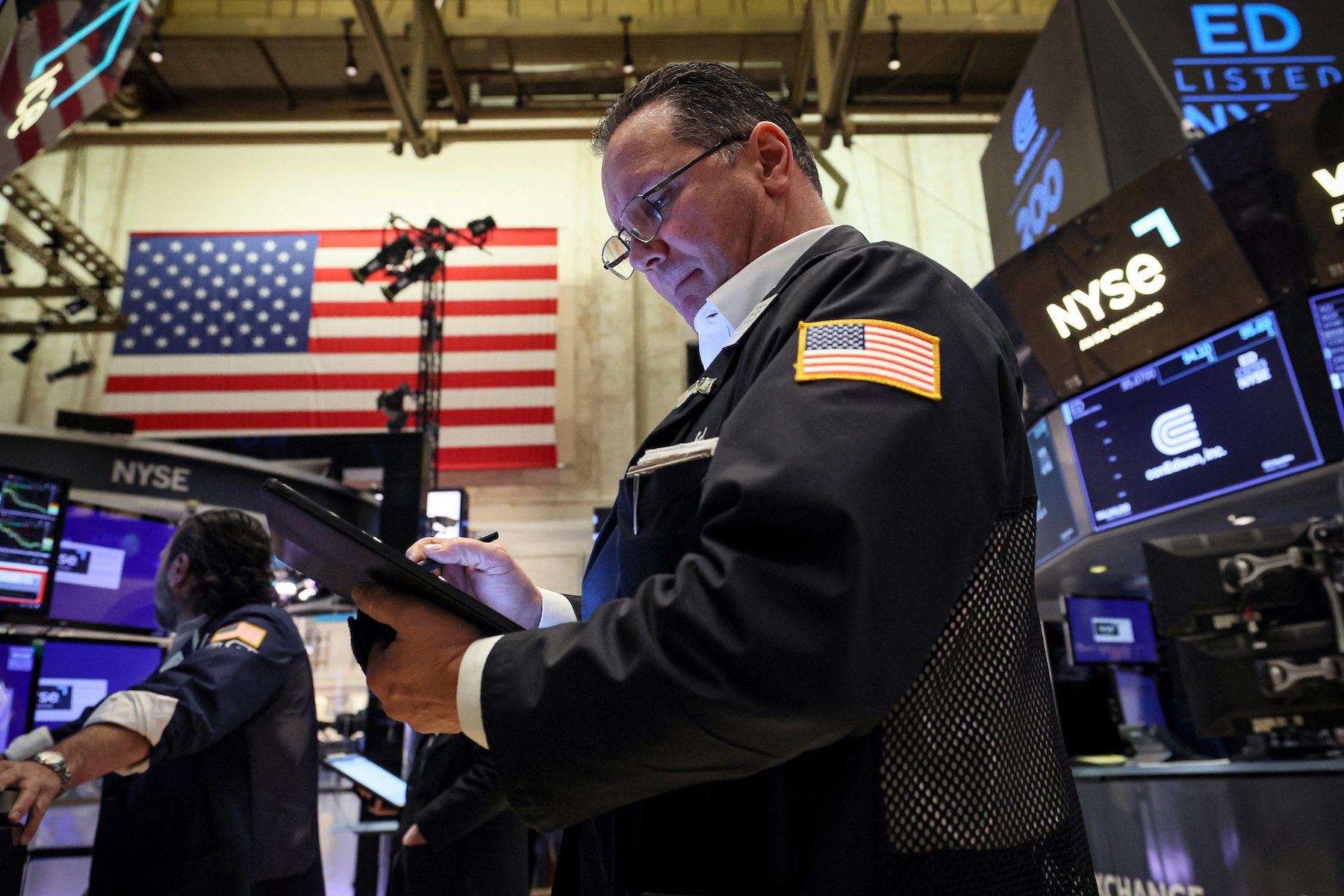 Wall Street equities gain, Treasury yields rise as bank worries ease