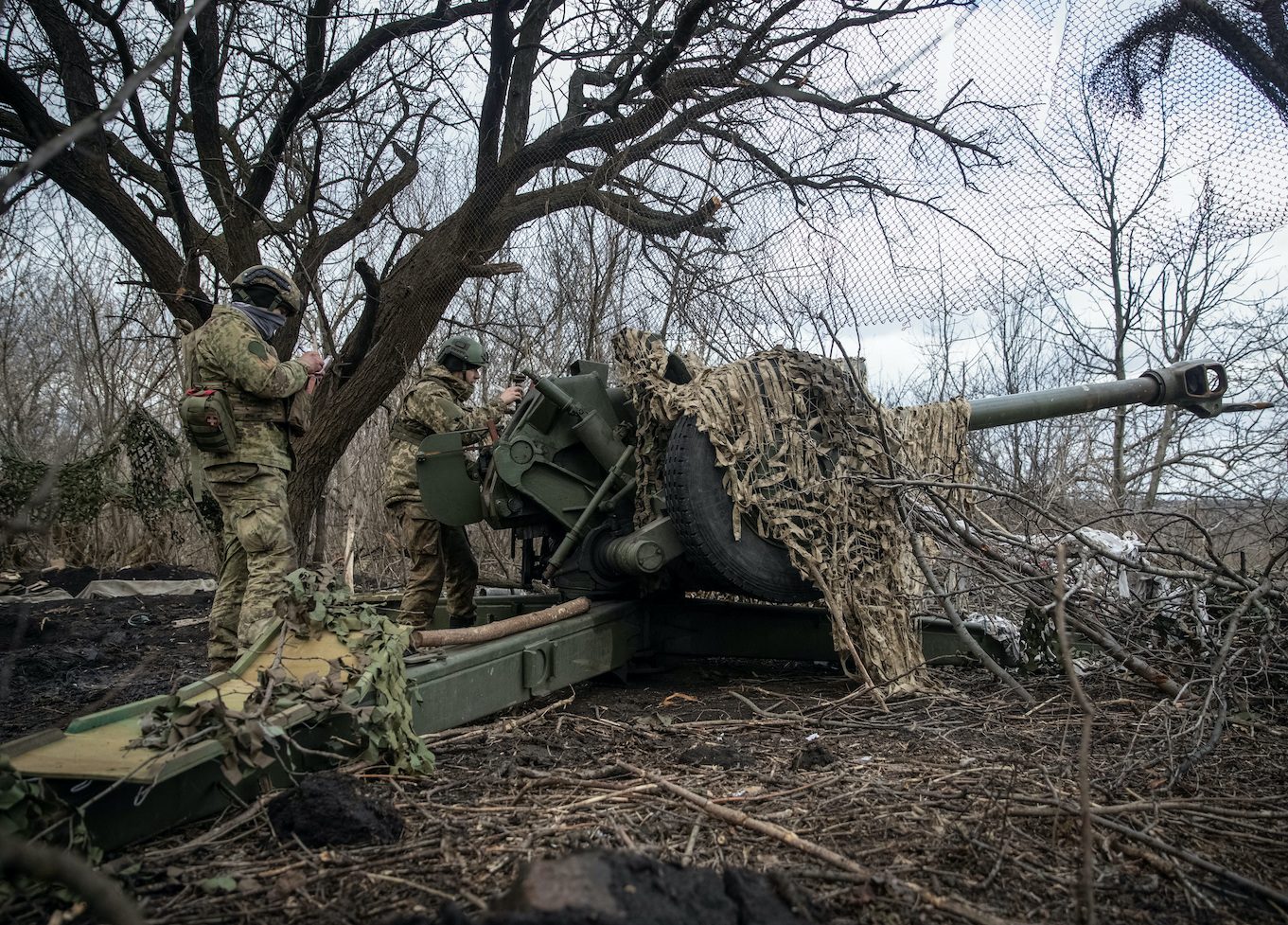 Russians pound access routes to Ukraine’s besieged Bakhmut