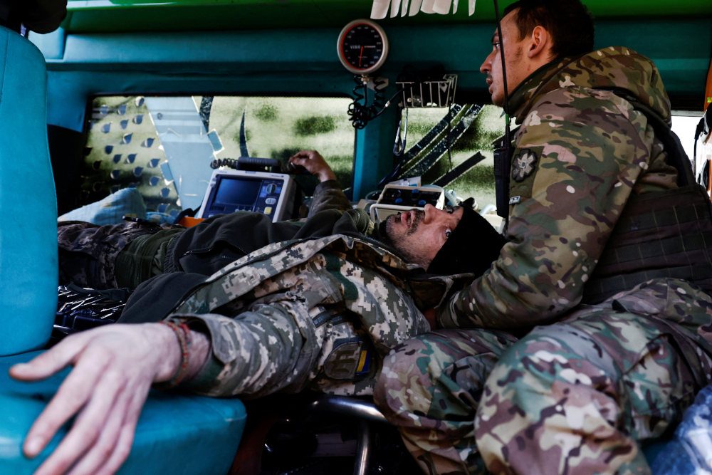 Russian troops keep coming in assaults in east Ukraine