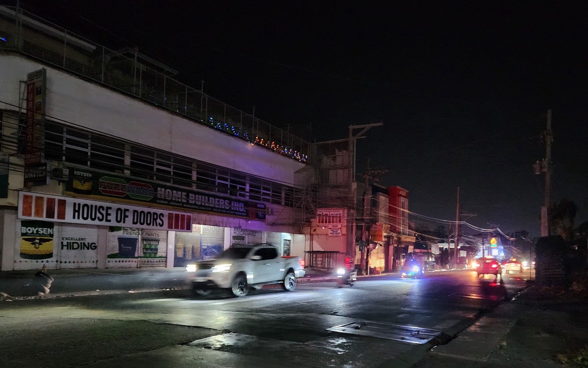 Iloilo lawmaker seeks congressional probe into Visayas power outages