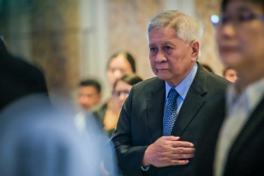 Philippine leaders pay last respects to Albert del Rosario