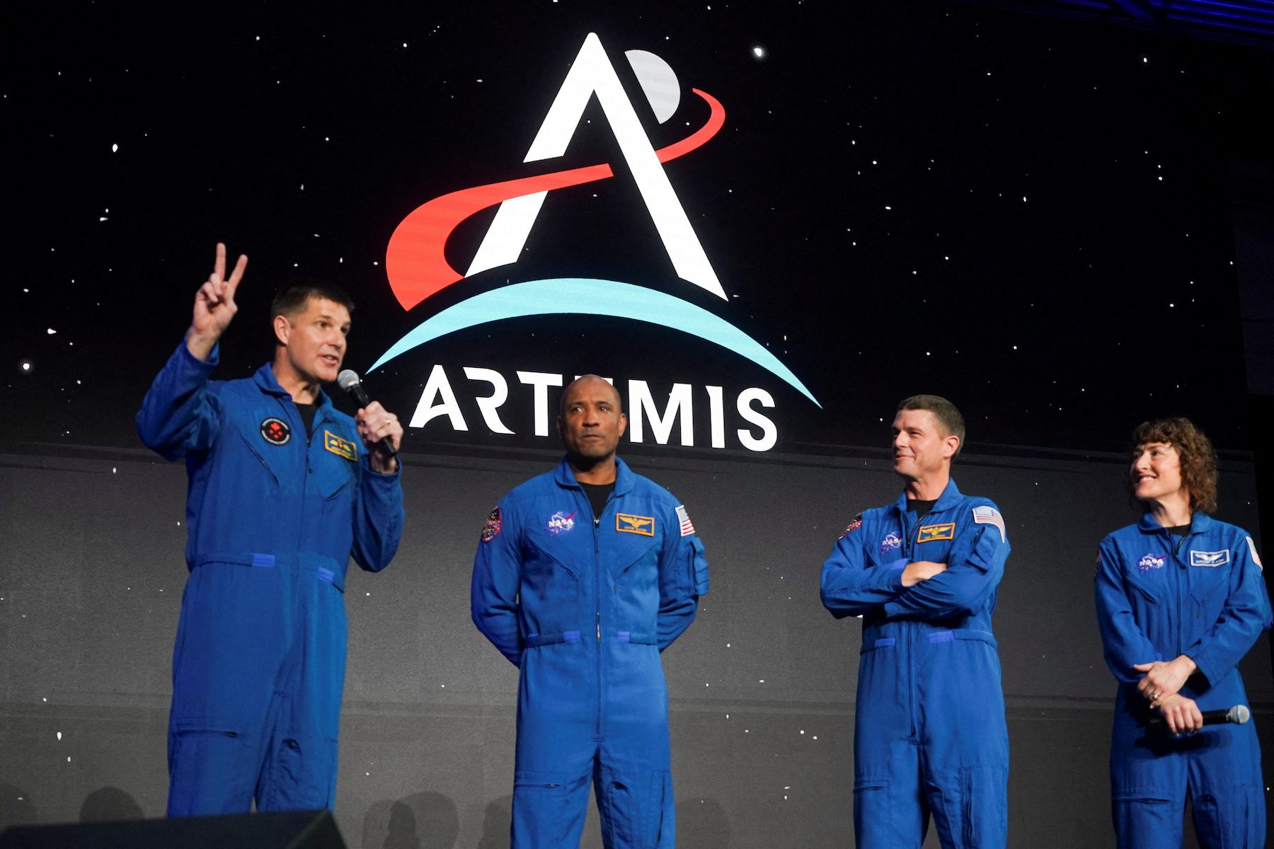 NASA chief sees Russians and Americans together on space station through 2030