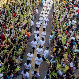 Filipino Catholics mark Palm Sunday praying for Pope Francis’ health