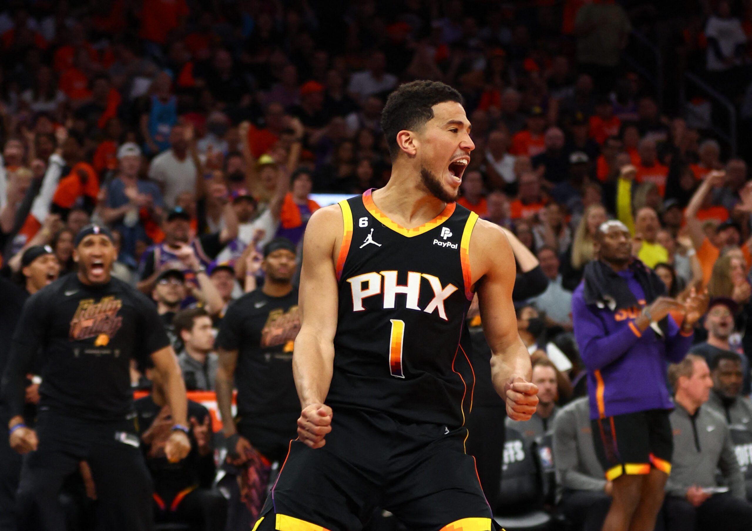 Devin Booker pours in 47 as Suns oust Clippers