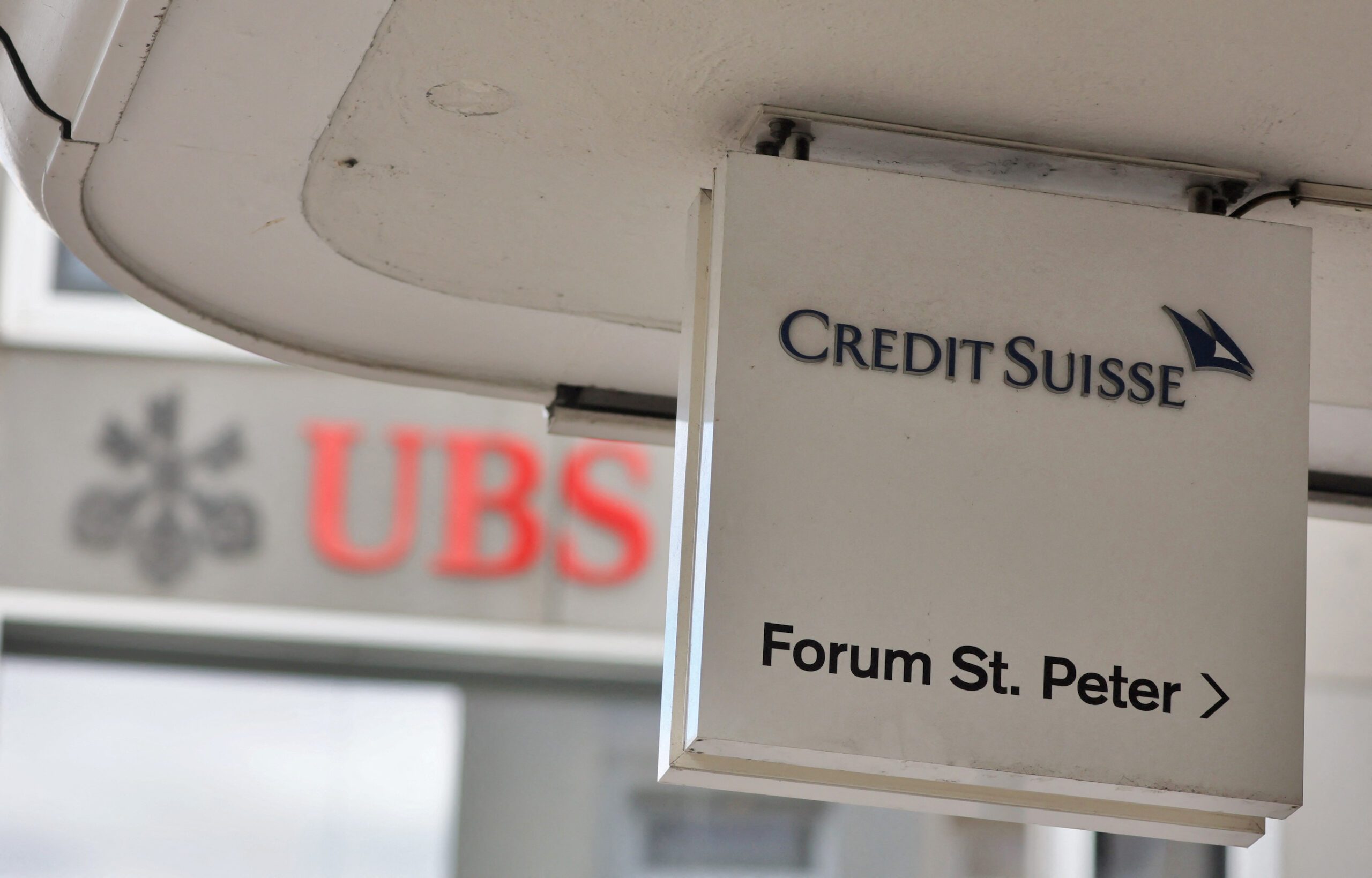 Swiss prosecutor probes Credit Suisse takeover