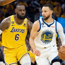 Warriors hold on with season on brink, down Lakers as Davis gets head injury