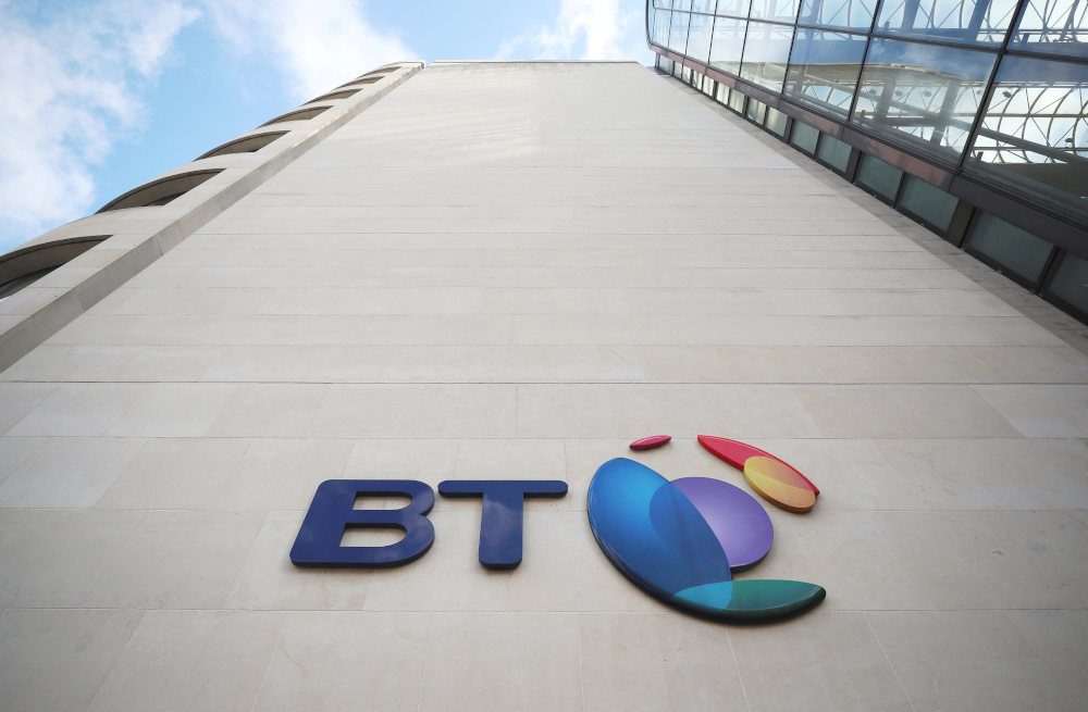 BT to cut up to 55,000 jobs by 2030 as fiber and AI arrive