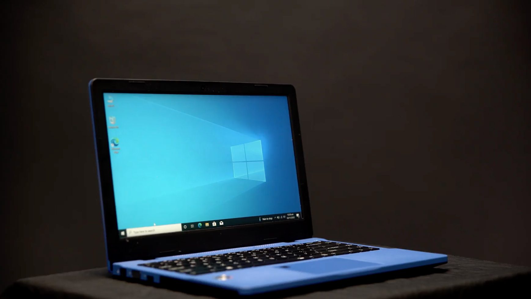 Lawmakers seek probe into DepEd laptops for sale