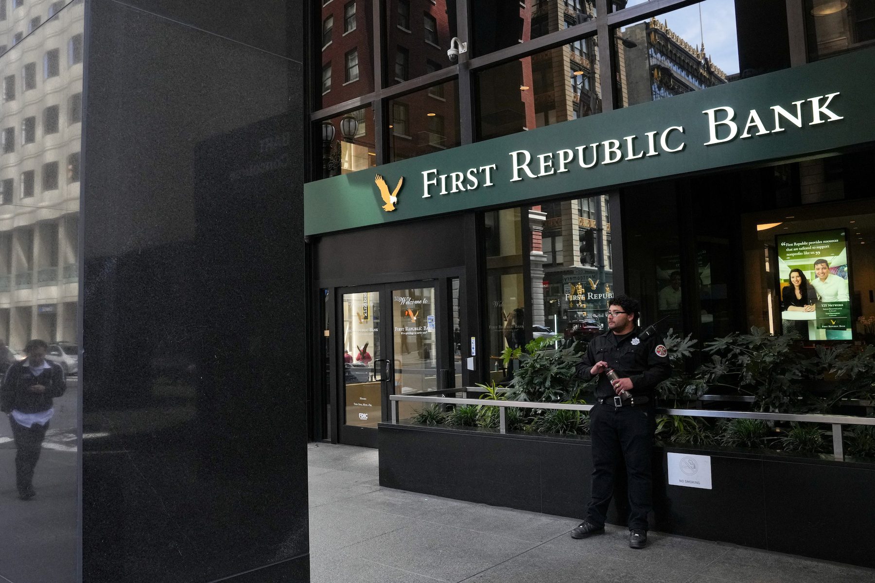 EXPLAINER: Why First Republic Bank failed and what JPMorgan’s deal means