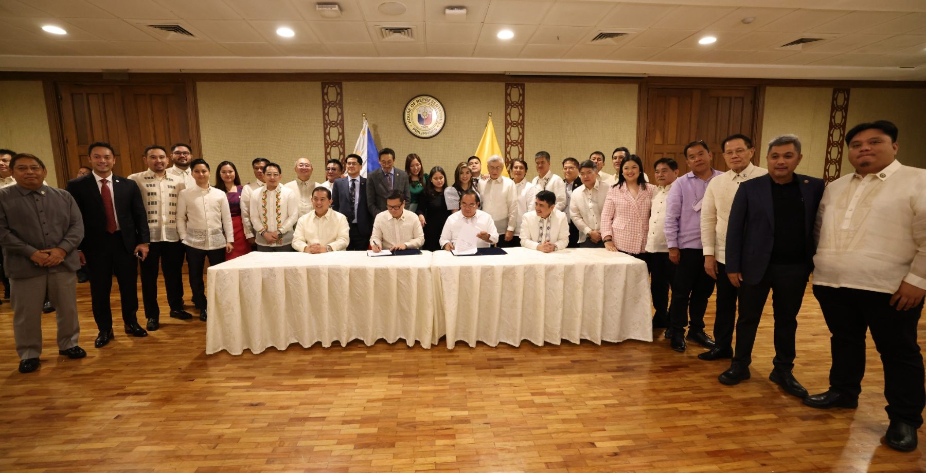 After coup rumors, Lakas-CMD signs ‘alliance agreements’ with House power blocs