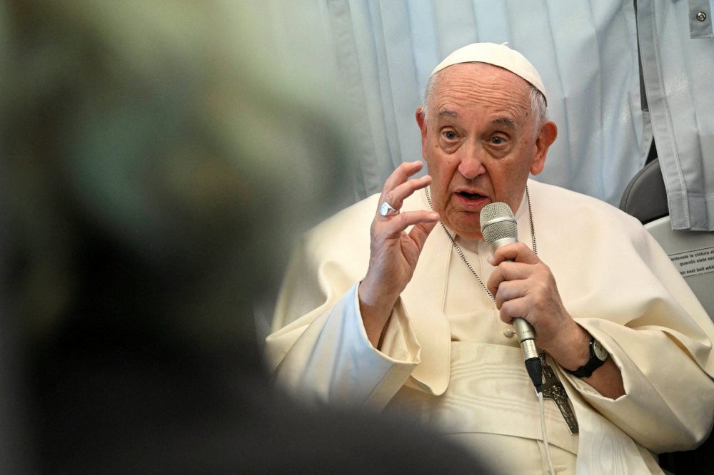 Pope says Vatican involved in secret Ukraine peace mission