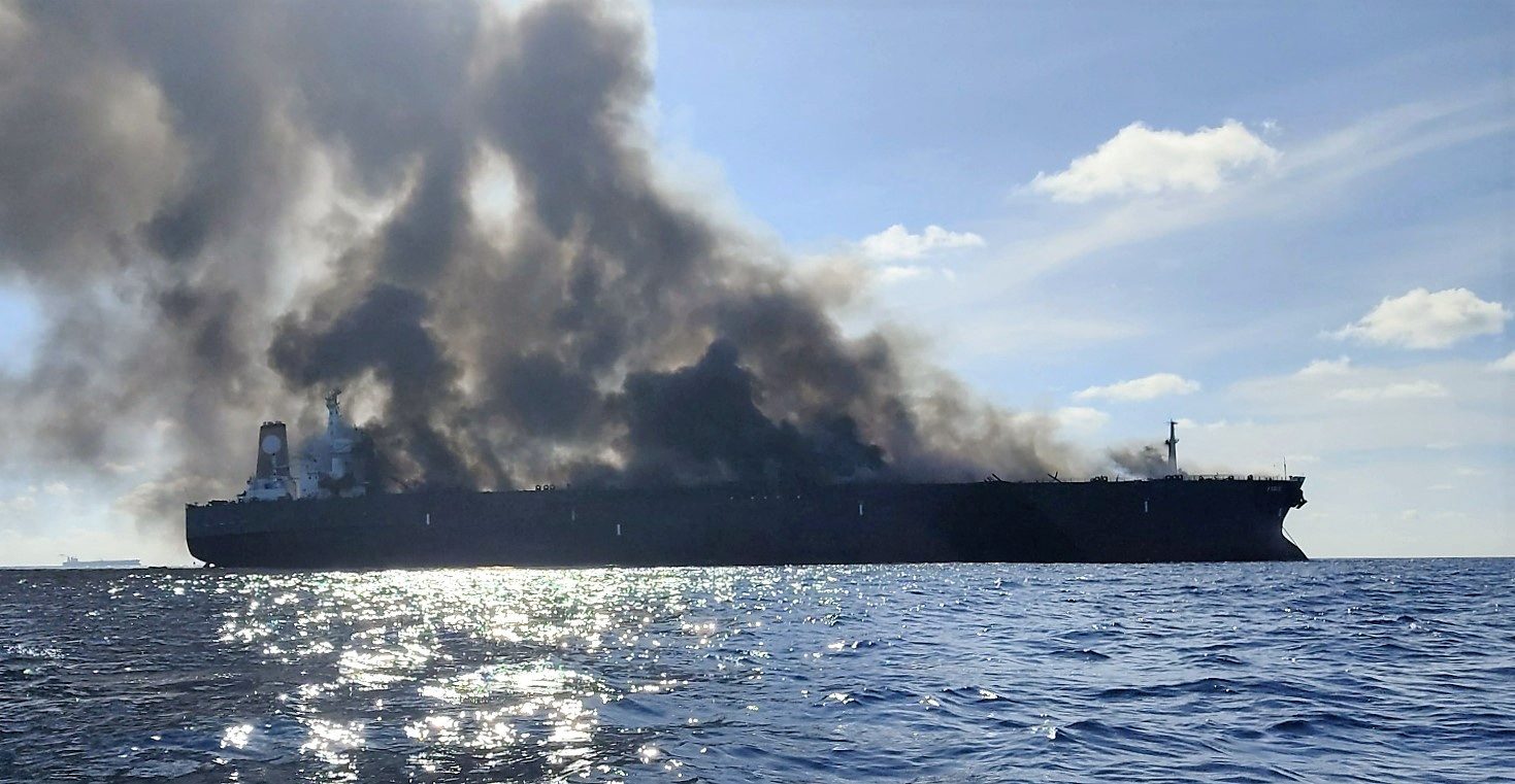 马来西亚海域老化油轮起火 3名船员失踪