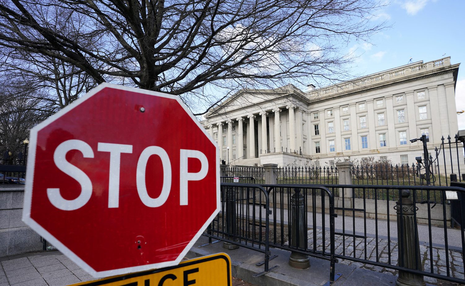 Debt ceiling standoff: What happens if Washington falls behind on its bills?