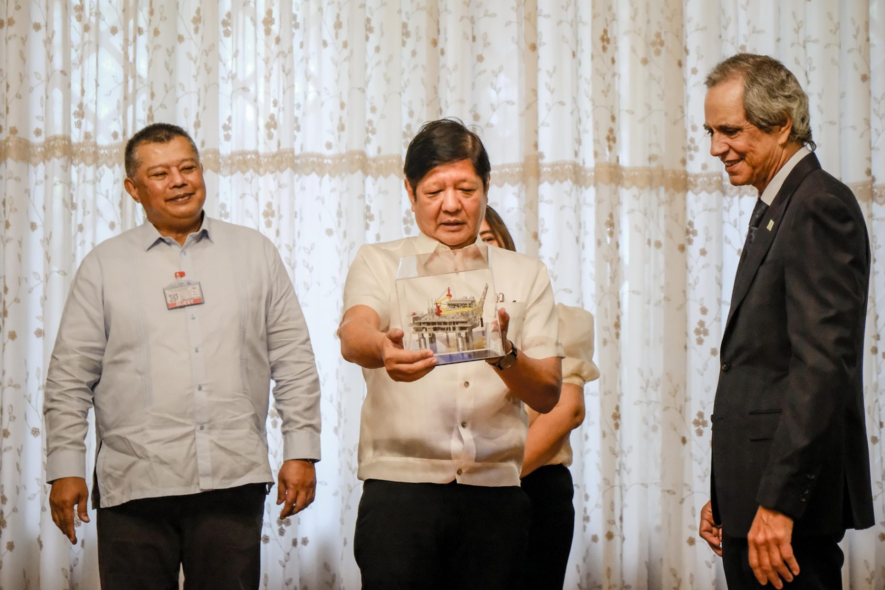 Marcos signs deal extending Malampaya Service Contract 38 by 15 years