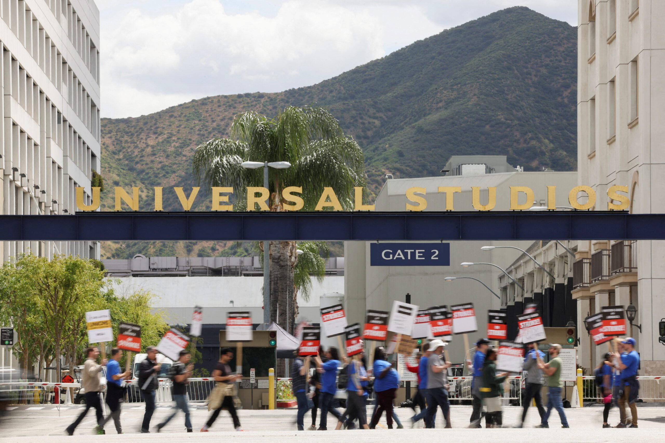 Hollywood actors, studios agree to media blackout for labor talks