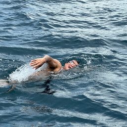 Surigao lawyer sets record as first to swim across Masbate channel