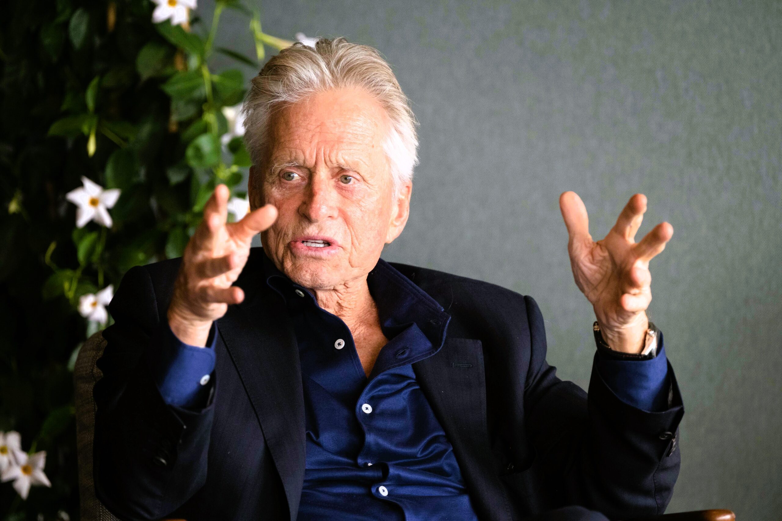 [Only IN Hollywood] Michael Douglas’ sensible rule on set? ‘No dickheads’