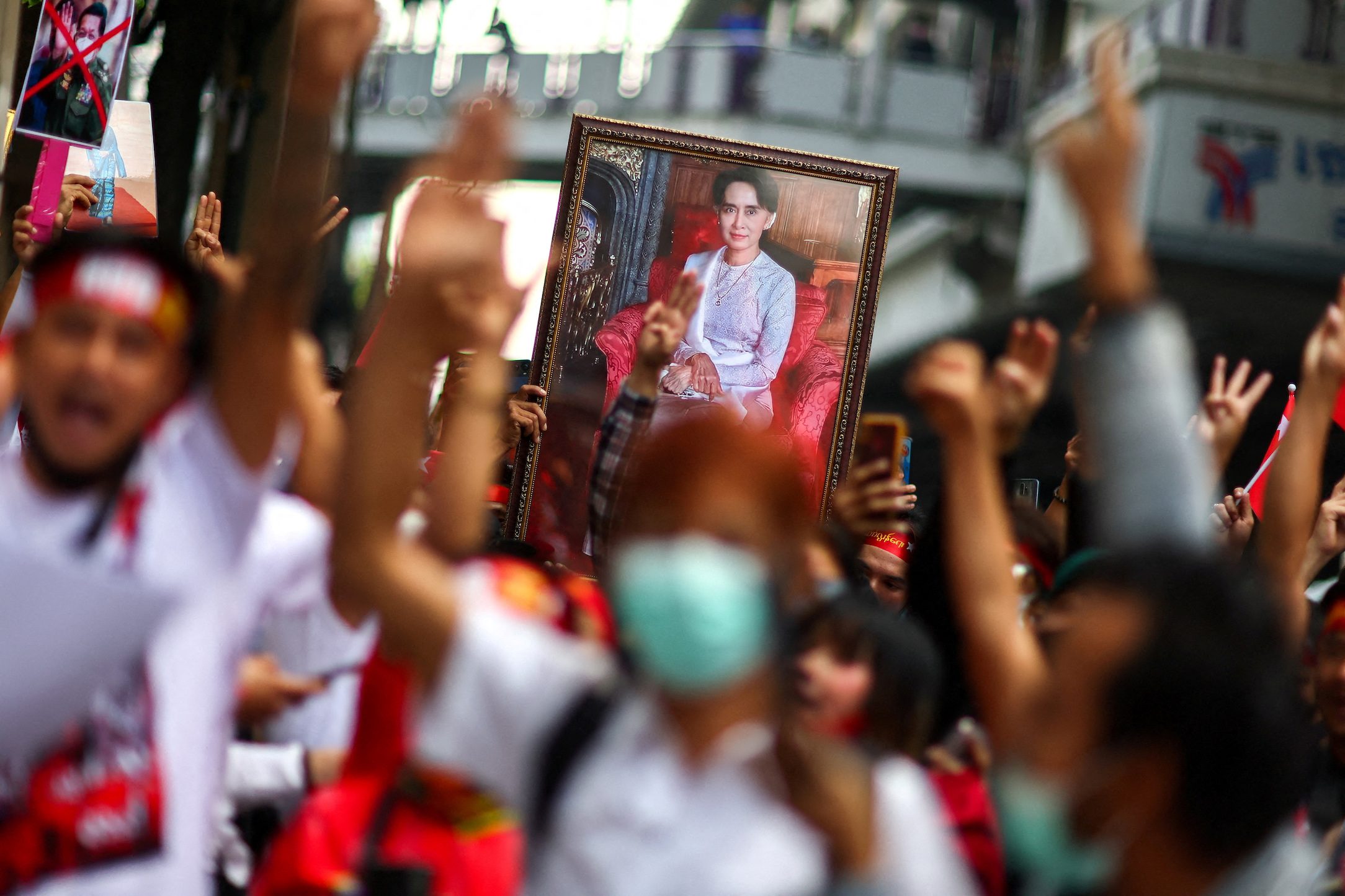 Thais justify talks with Myanmar as key ASEAN members stay away