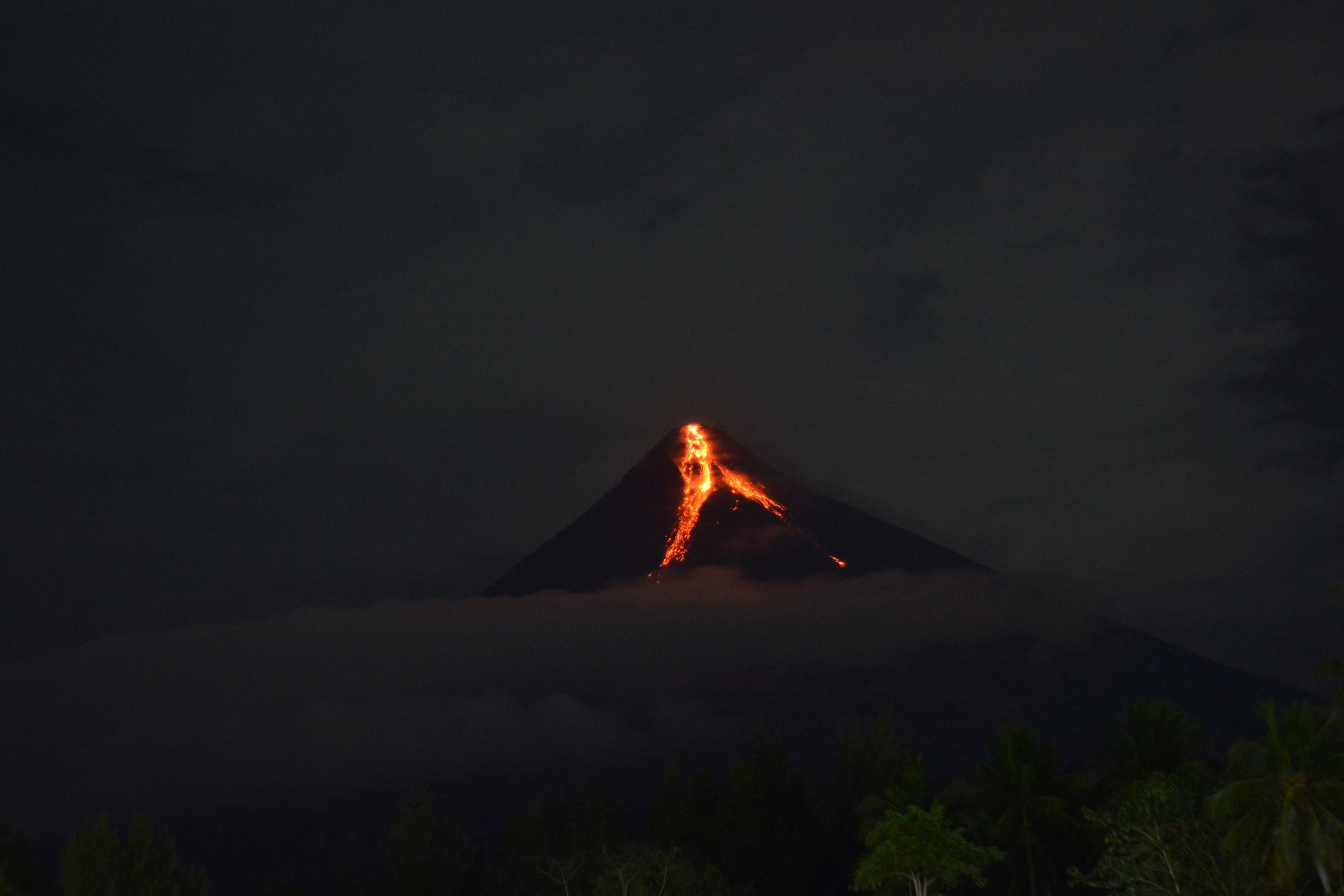 Mayon Volcano unrest ‘largely similar’ to 2014 eruption but ‘may change anytime’