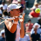 Ruud, Swiatek gain momentum at French Open as Sinner punished