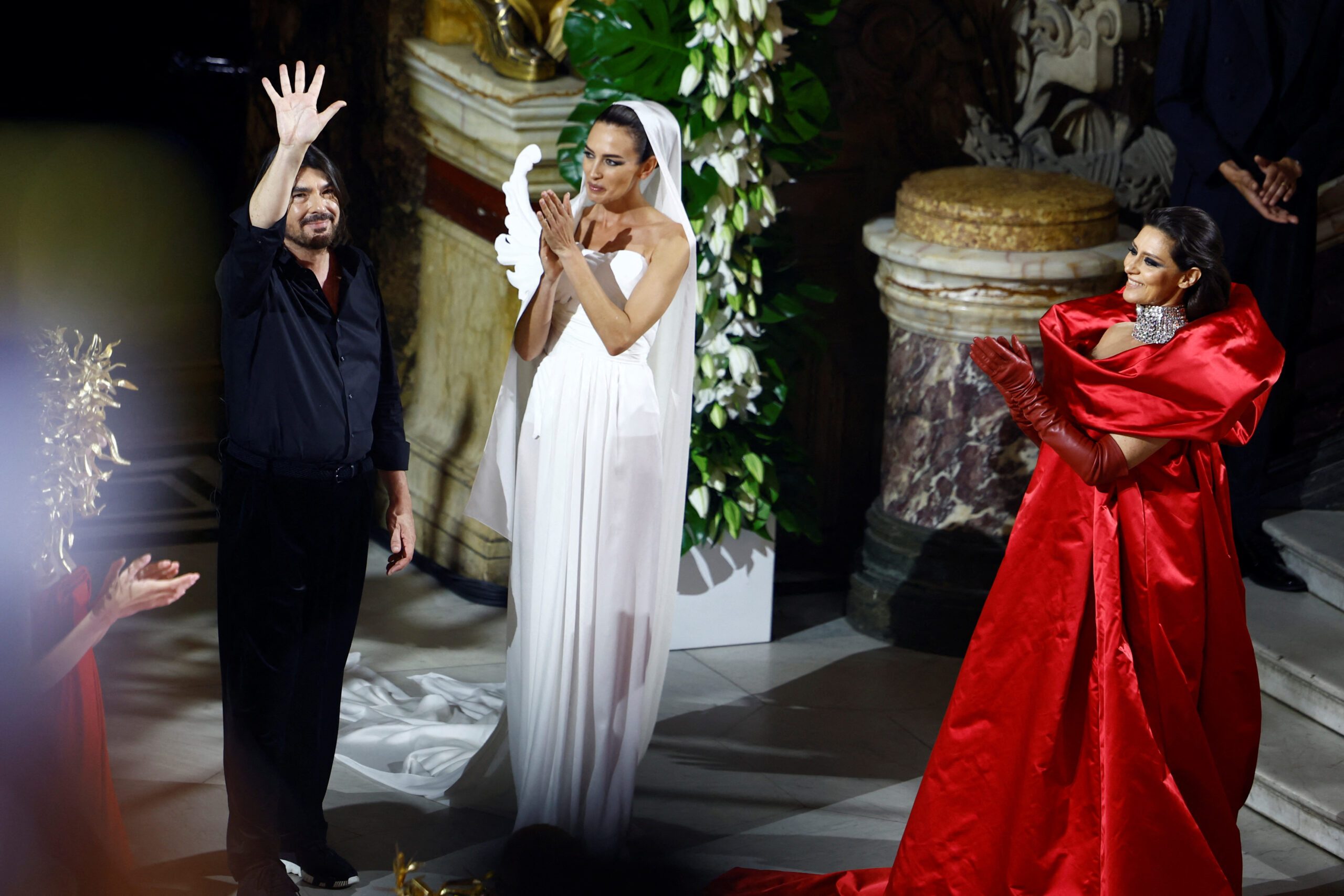 Stephane Rolland’s nod to Maria Callas at Paris Haute Couture show