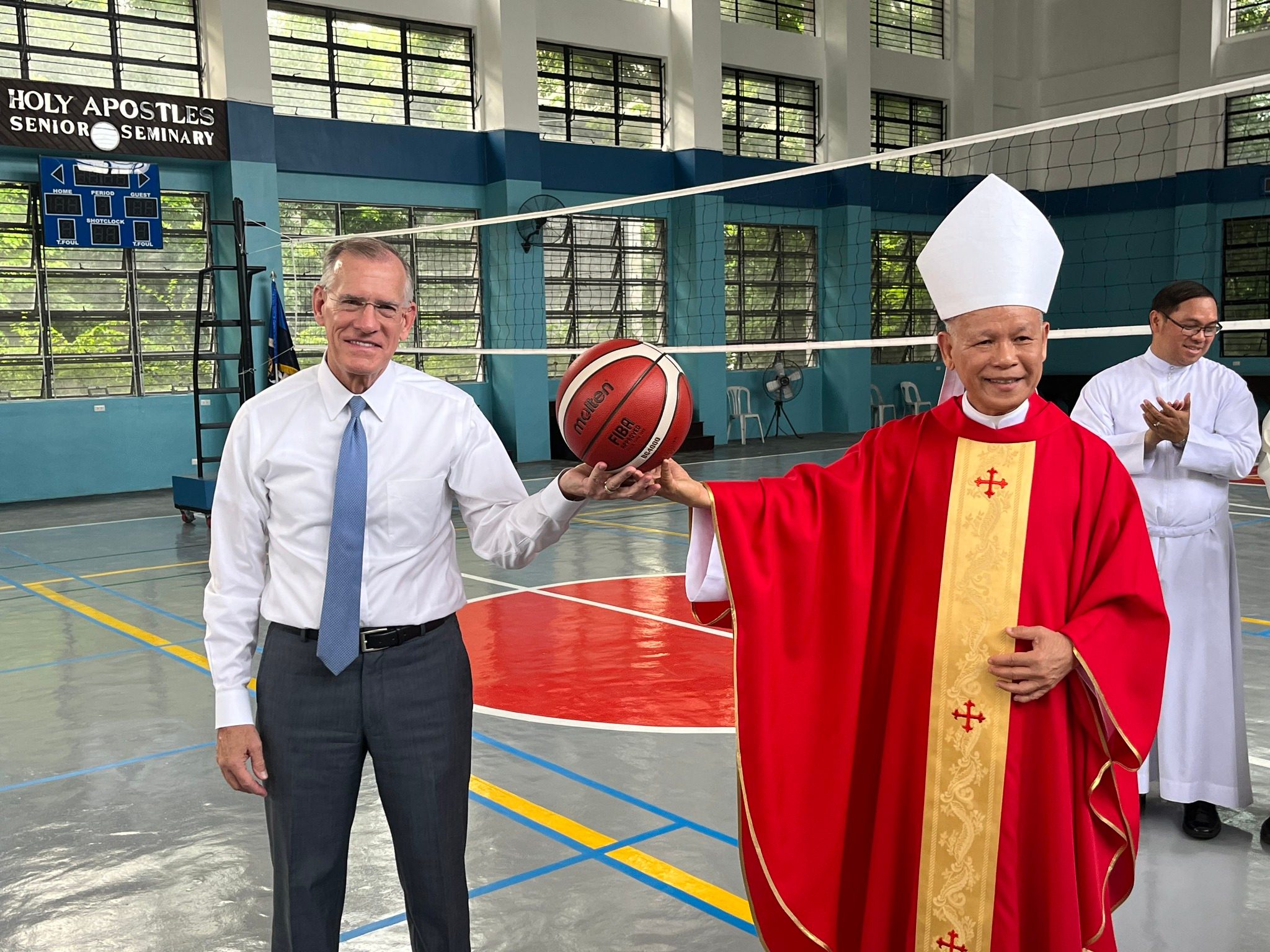 Dialogue at work: Mormons help renovate Catholic seminary gym in Philippines