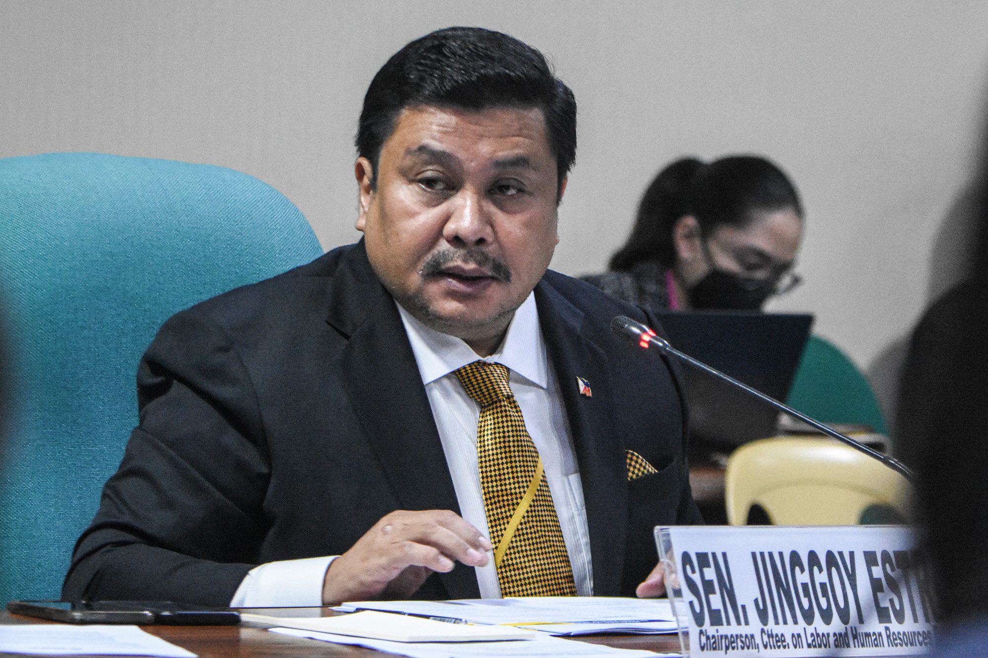 [WATCH] Estrada snaps at dismissed PDEA agent Morales for calling him ‘convicted’
