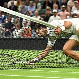 Djokovic leads vs Hurkacz in suspended Wimbledon match