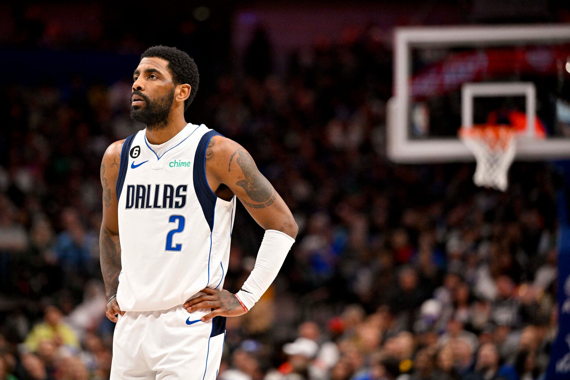 Kyrie Irving sticks with Dallas, to sign $126-million deal