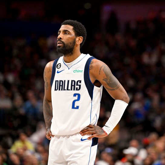 Kyrie Irving sticks with Dallas, to sign $126-million deal