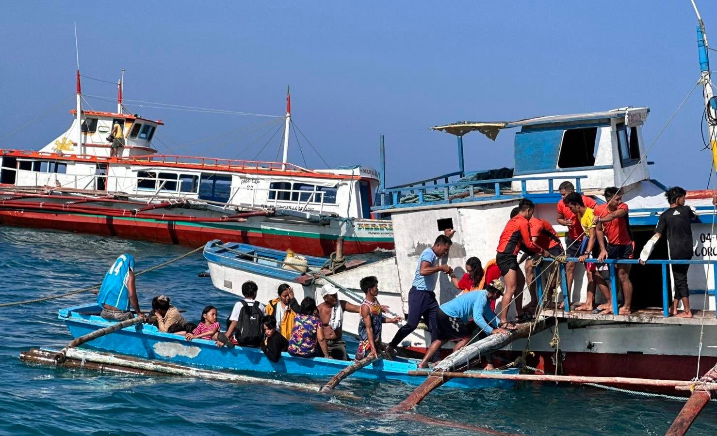Over 90 people rescued from boat mishap in Romblon