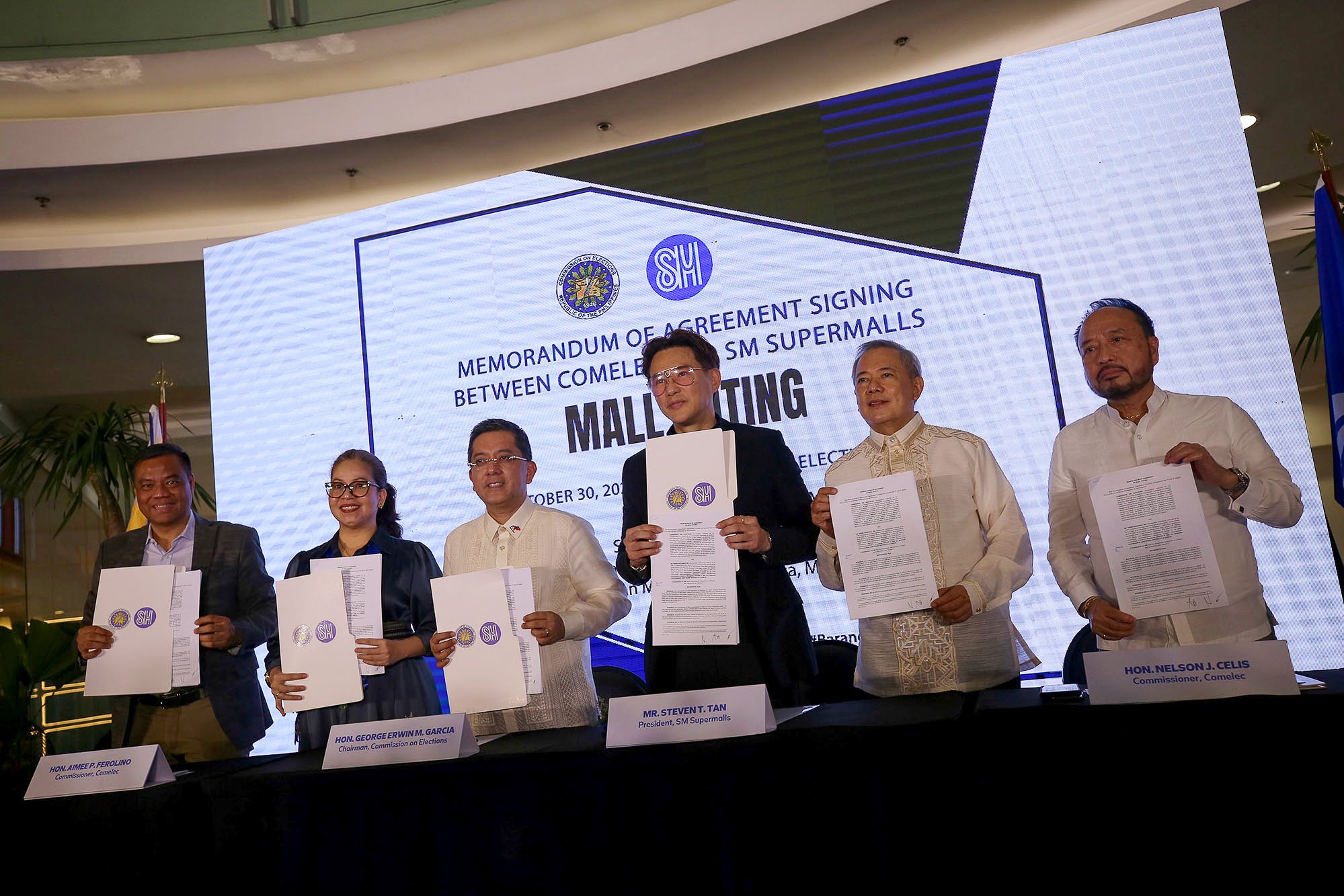 For 2023 barangay polls, Comelec pushes through with first-ever mall voting