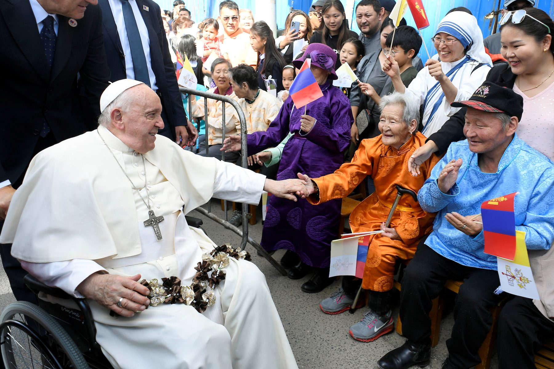 Pope Francis on low-key visit to Catholics in Buddhist Mongolia
