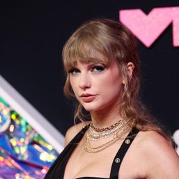 Taylor Swift racks up trophies at MTV’s Video Music Awards