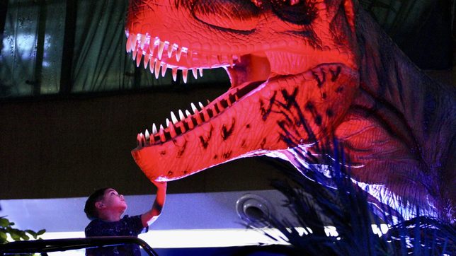 ‘Life-like’ dinosaurs arrive in herds at Cebu City mall