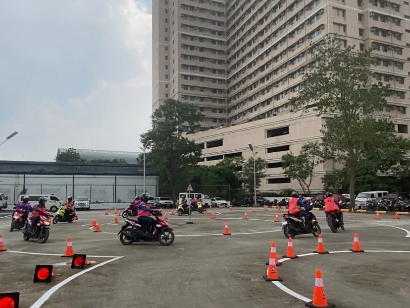 MMDA launches motorcycle riding academy