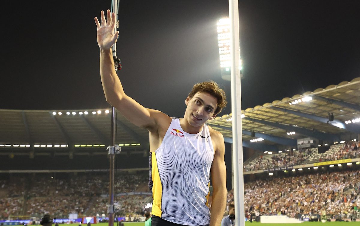 Sweden’s Duplantis breaks own pole vault world record as Obiena nails silver