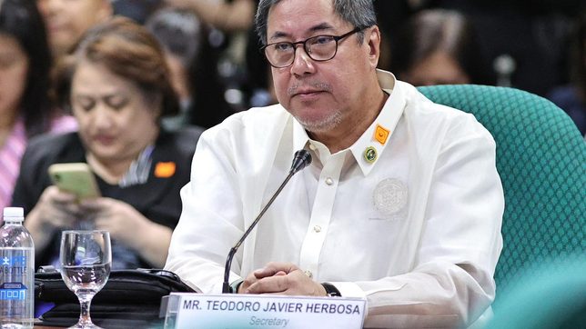 Marcos reappoints Herbosa after CA bypass