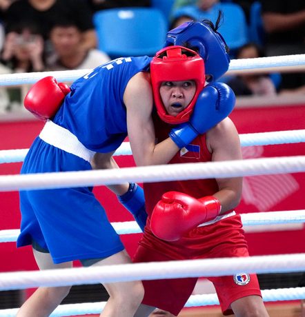 Petecio, Ladon off to splendid starts in world qualifier for Olympic boxing