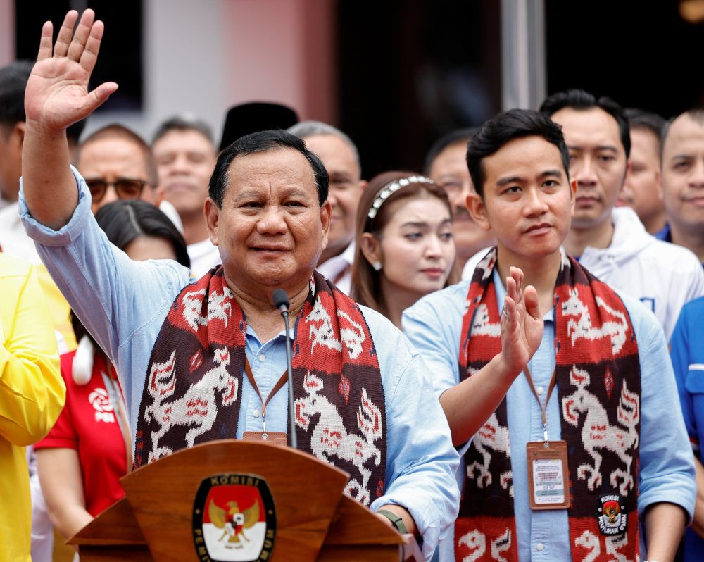 Indonesia’s Prabowo registers in three-way presidential race
