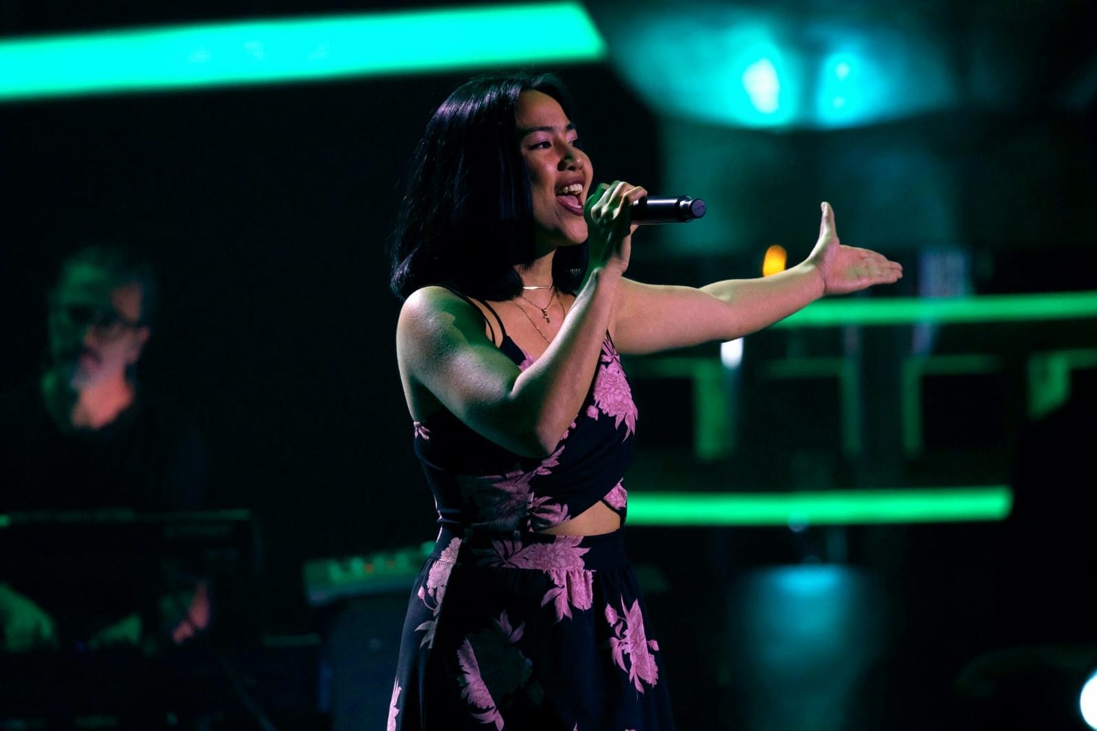 Die philippinische Sängerin Joy Esquivias bekommt einen Platz auf vier Plätzen bei „Voice of Germany“
